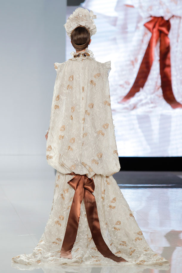 ilovebrides.pt Isabel Sanchis 2018 Barcelona Bridal Fashion Week 2017